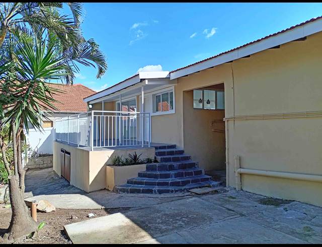 3 BEDROOM HOUSE FOR SALE IN BLUFF